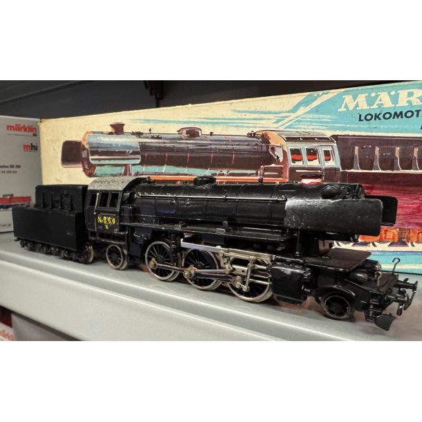 Mrklin 3005 DSB damplok BR 23 ombygget til DSB R maskine