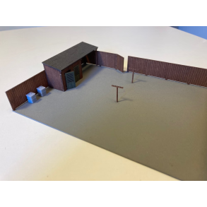 Hobbytrade HO 87219 Laserskret baggrd med udhus og tilbehr. Byggest