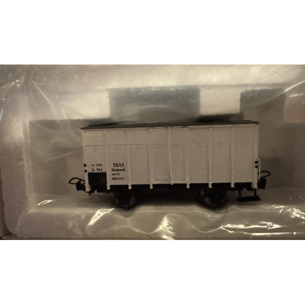 Hobbytrade 31018 KTVJ lukket godsvogn IA 104
