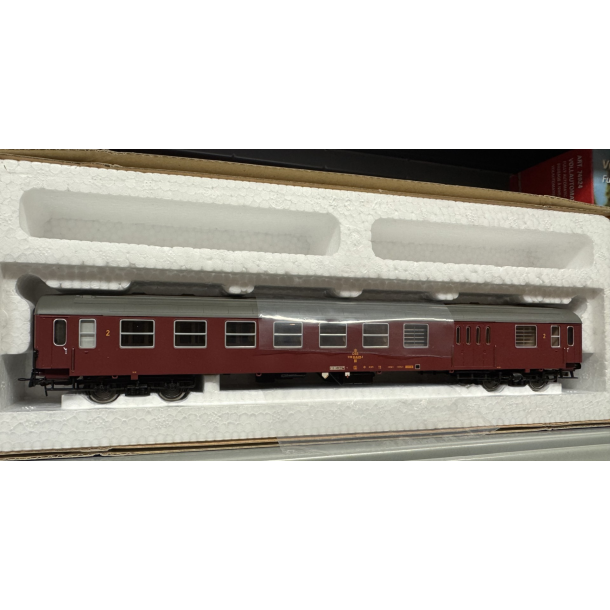 Heljan 6091 DSB personvogn/pakvogn 2 kl. BD 51 86 82-84 019-5