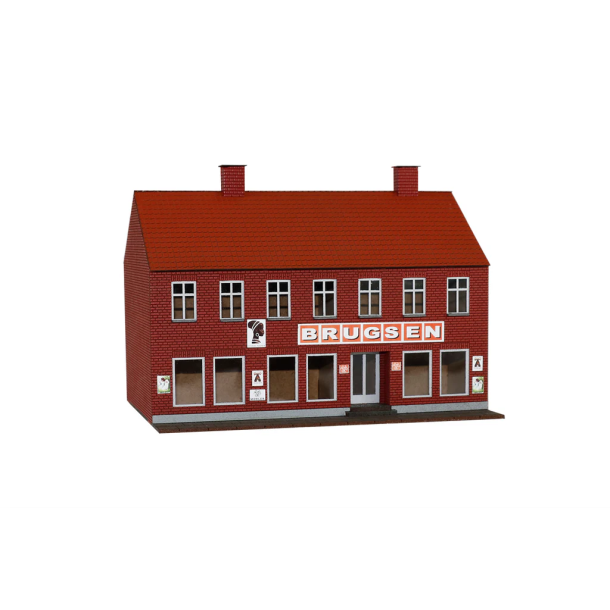 Hobbytrade HO HT87213 Byhus med brugs butik byggest. 160 x 135 x 120 mm.