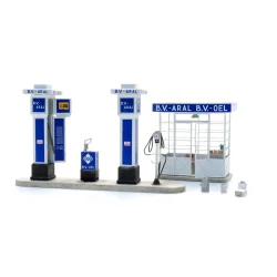 Artitec 316.129 spor N Tankstation Aral f�rdig model. 