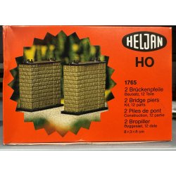 Heljan HO 1765 bropiller 2 stk. 8x8x3 cm. Bygges�t