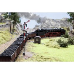 Mrklin 70414 Digital hovedsignal. Med 2 ukoblede vinger og gennembrudt, gr gittermast.