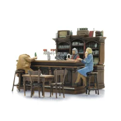 Artitec HO 387.692 Caf�ens interi�r med 3 figurer. F�rdig model. 