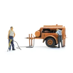 Artitec HO 387.611 Kompressortrailer med tryklufthammer + 2 figur f�rdig model. 