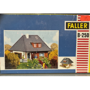 Faller HO B-250 villa