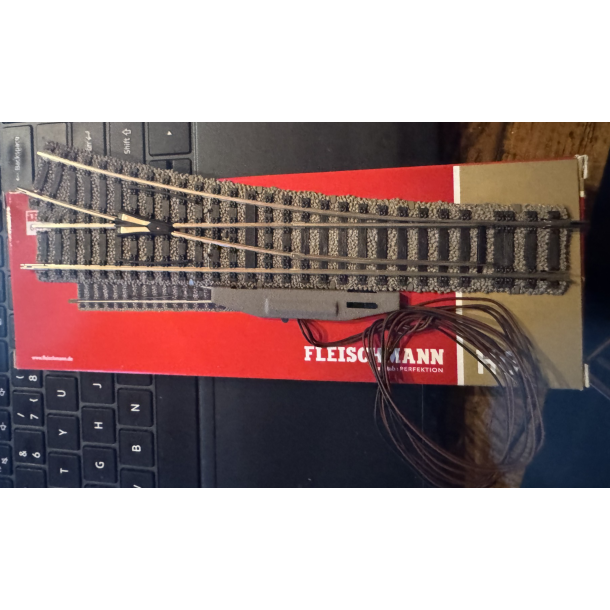 Fleischmann HO 6171 profi sporskifte h�jre inkl motor 64000