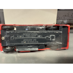Dinky toys 446 ford transit Falck zonen Metal model Bilen er meget brugt. Stand se billederne Skala ca 1:43