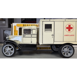 Kovap 0605 blik model ambulance Brugt i ny stand i original emballage emballagen har brug spor. skala 1:32
