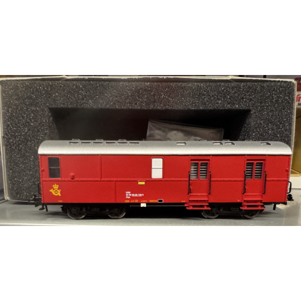 Heljan 50 86 90 DSB postvogn med brevkasse Litra Pbh 50 86 90 28 106-0