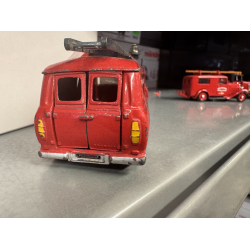 Dinky toys 446 ford transit Falck zonen Metal model Bilen er meget brugt. Stand se billederne Skala ca 1:43