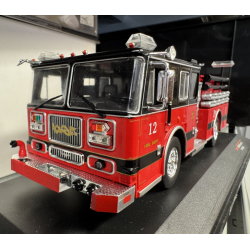 IXO Trf003 Seagrave Marauder II Pelham Brandv�sen �rgang 2007 R�d/sort skala 1:43