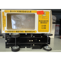 Kovap 0605 blik model ambulance Brugt i ny stand i original emballage emballagen har brug spor. skala 1:32