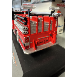 IXO Trf003 Seagrave Marauder II Pelham Brandv�sen �rgang 2007 R�d/sort skala 1:43