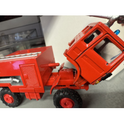 Berliet T373 4x4 i metal udf�relse Stand brugt med en del brugsspor Se billederne tak. Skala 1:43