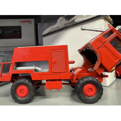 Berliet T373 4x4 i metal udf�relse Stand brugt med en del brugsspor Se billederne tak. Skala 1:43