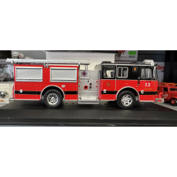 IXO Trf003 Seagrave Marauder II Pelham Brandv�sen �rgang 2007 R�d/sort skala 1:43