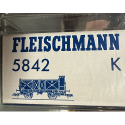 Fleischmann HO 5842 KPEV �ben godsvogn med profi kortkoblinger