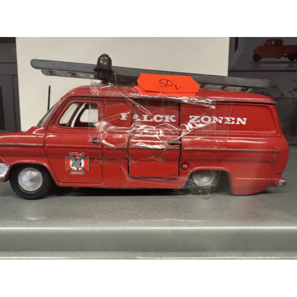 Dinky toys 446 ford transit Falck zonen Metal model Bilen er meget brugt. Stand se billederne Skala ca 1:43