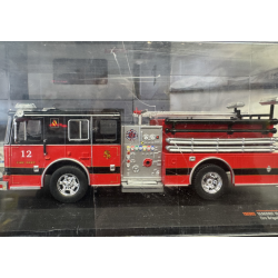 IXO Trf003 Seagrave Marauder II Pelham Brandv�sen �rgang 2007 R�d/sort skala 1:43