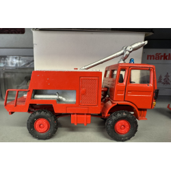 Berliet T373 4x4 i metal udf�relse Stand brugt med en del brugsspor Se billederne tak. Skala 1:43