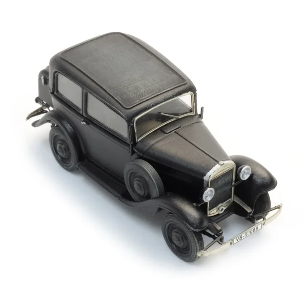 ArtitecHO 387.642 Opel 1.2l sedan, sort f�rdig model. 