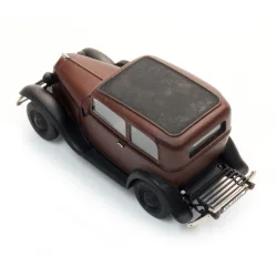 Artitec HO 387.645 Opel P4 sedan, brun. F�rdig model