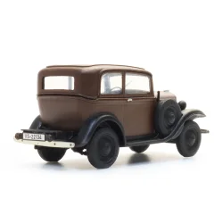 Artitec HO 387.645 Opel P4 sedan, brun. F�rdig model