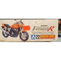 Aoshima 016930 Honda Cb400 Super four version R byggest. Skala 1:12