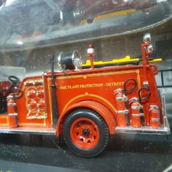 Signature 32348 GMC brandbil Dearboro Fire Dept rgang 1941. Skala 1:32