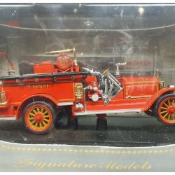 Signature 32371 American LaFrance Fire Pumper Engine 7 rgang 1921. Skala 1:32