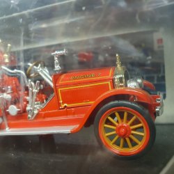 Signature 32371 American LaFrance Fire Pumper Engine 7 rgang 1921. Skala 1:32