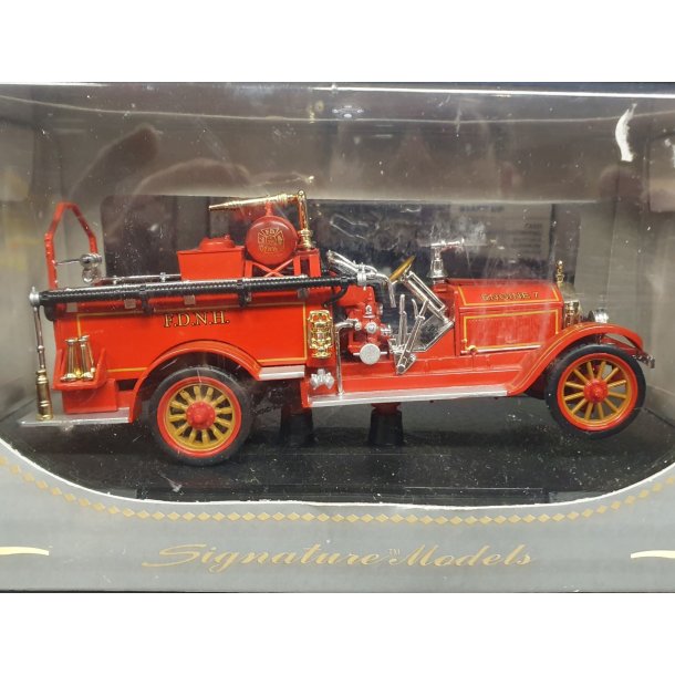 Signature 32371 American LaFrance Fire Pumper Engine 7 rgang 1921. Skala 1:32