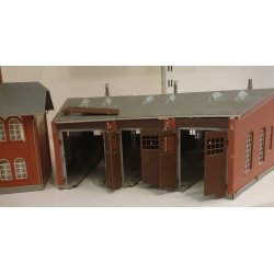 Faller HO 1234 remise 3 vejs med side bygning frdig samlet. Stand se billeder