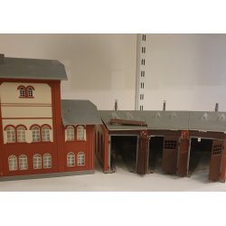 Faller HO 1234 remise 3 vejs med side bygning frdig samlet. Stand se billeder