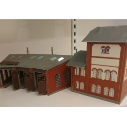 Faller HO 1234 remise 3 vejs med side bygning frdig samlet. Stand se billeder