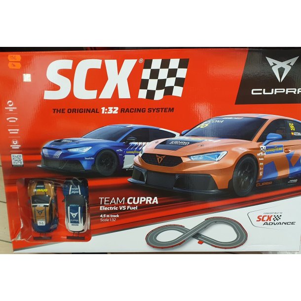 SCX U10423S500 startst Team CUPRA. Skala 1:32