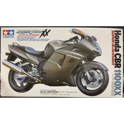 Tamiya 14070 HONDA CBR 1100XX SUPER SOLSORT skala 1:12 byggest