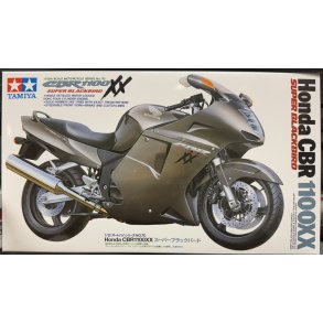 Tamiya 14070 HONDA CBR 1100XX SUPER SOLSORT skala 1:12 byggest