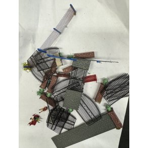 78 Brugt blandet st i HO Hegn Bnk Figurer. Det du ser p billedet er det du kber