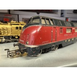 Mrklin 3021 DB diesellok BR V 200006 brugt med en del brugs spor. Slges uden garanti