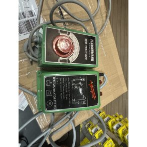 248 et st brugt Fleischmann trafoer 1x7.5 watt med regulator 1x 50 watt strmforsyning