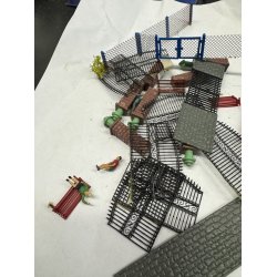 78 Brugt blandet st i HO Hegn Bnk Figurer. Det du ser p billedet er det du kber