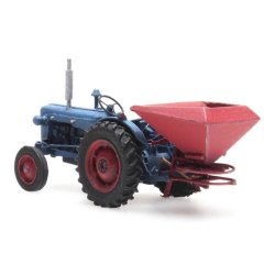 Artitec HO 387.347 &lrm;Traktor Fordson traktor med kunstgdning spreder frdig lavet